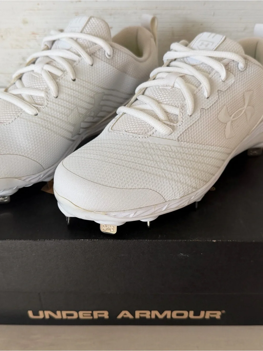 Under Armour UA W Glyde ST Womens 7.5 White Metal Softball Cleats 1297335-100